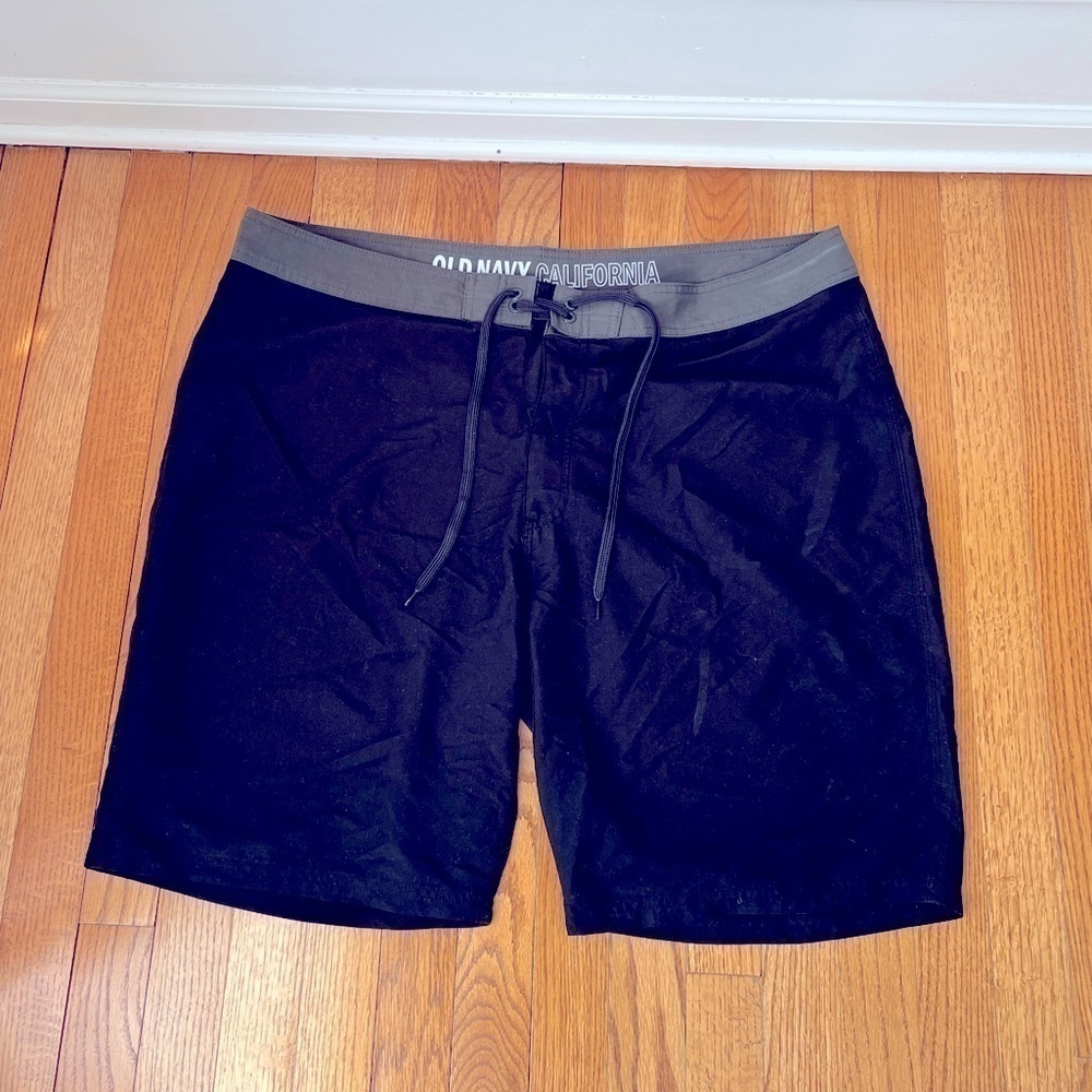 Old Navy Black and Grey California Mens Swim Trunks Swimsuit  Size 42